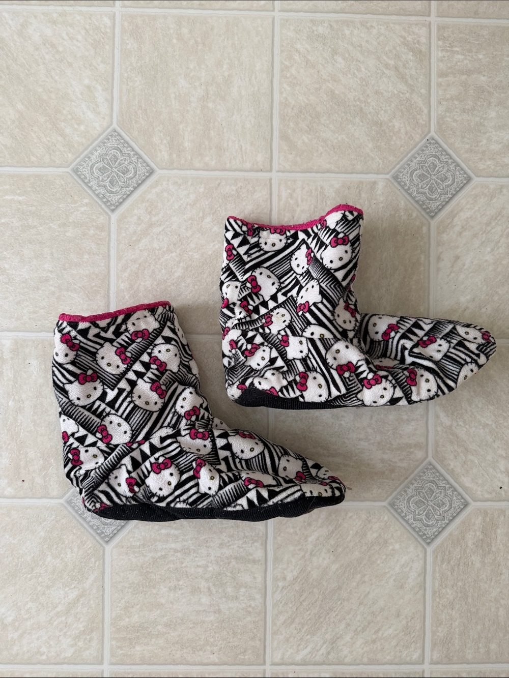 Hello Kitty Booties